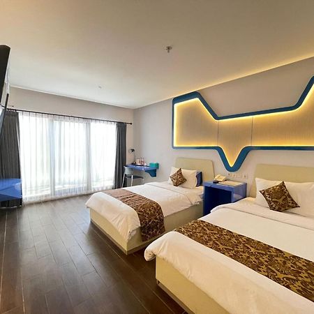 Golden Palace Hotel Batu Merah Ngoại thất bức ảnh