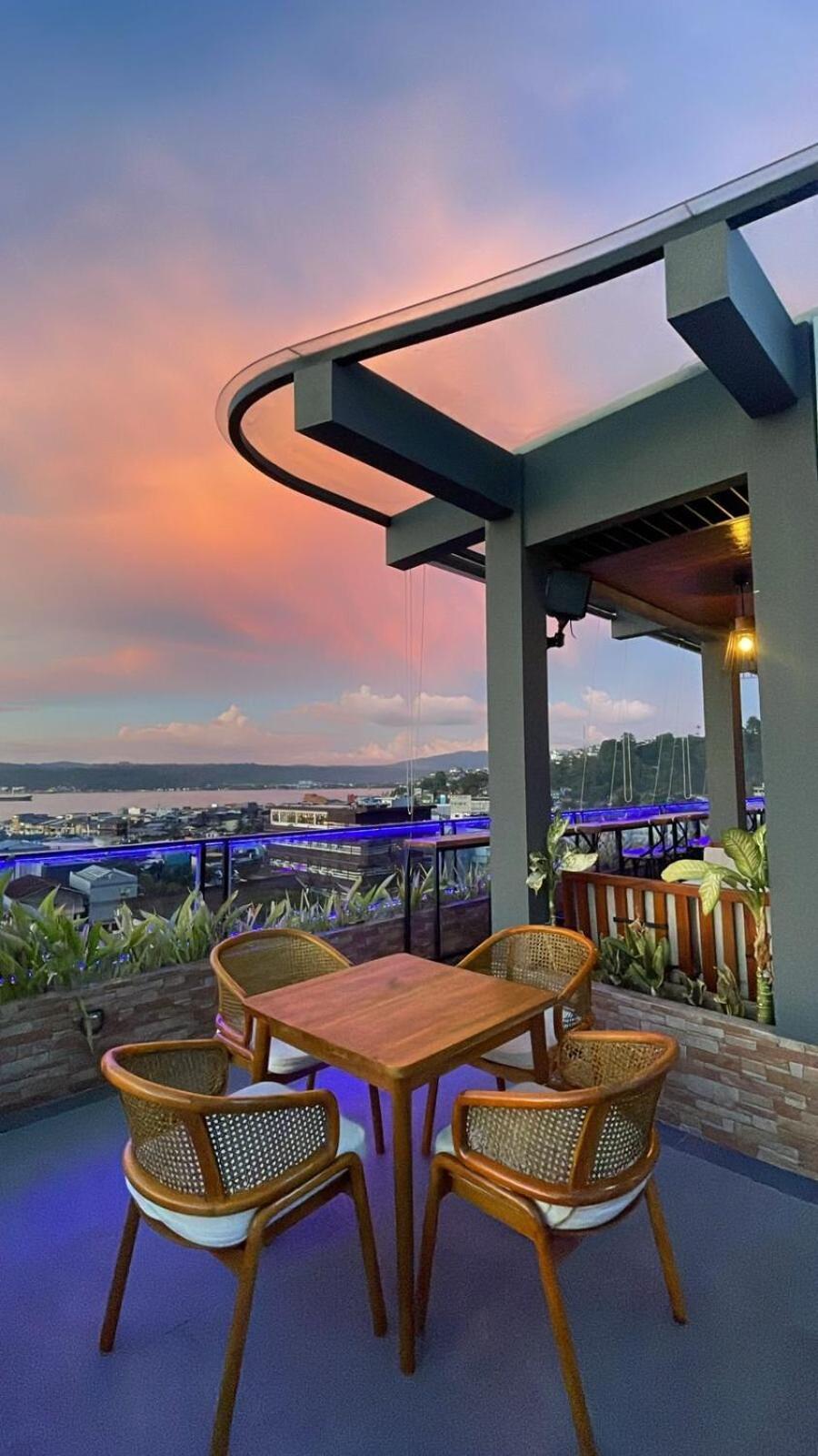 Golden Palace Hotel Batu Merah Ngoại thất bức ảnh