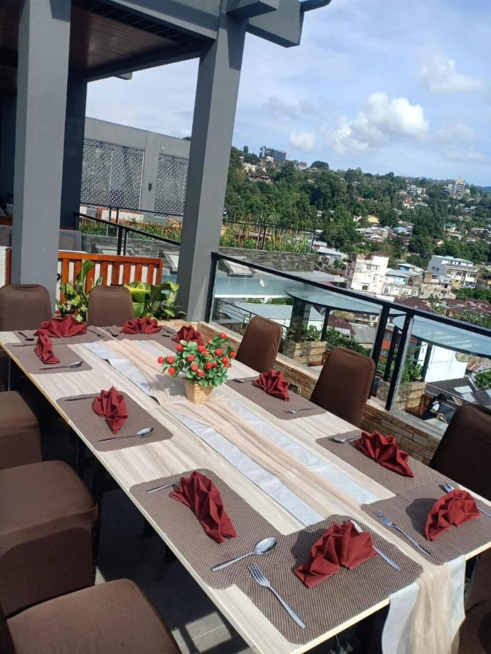Golden Palace Hotel Batu Merah Ngoại thất bức ảnh