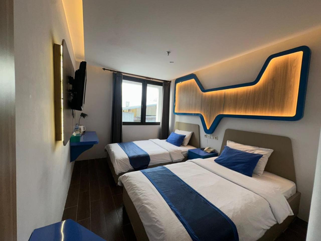 Golden Palace Hotel Batu Merah Ngoại thất bức ảnh