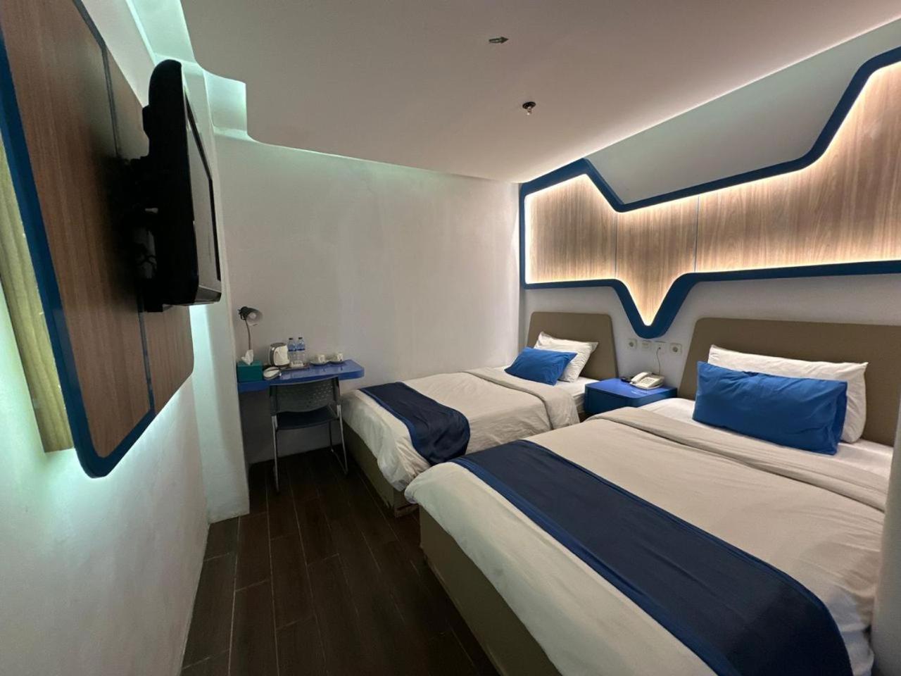 Golden Palace Hotel Batu Merah Ngoại thất bức ảnh